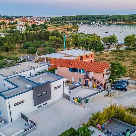 Rougemarin - Marin With Private Pool Вилла