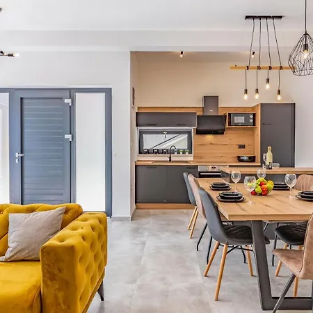 Rougemarin - Marin With Private Pool Медулин