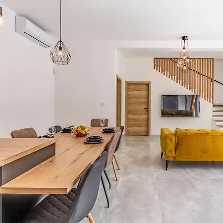 Вилла Rougemarin - Marin With Private Pool Медулин