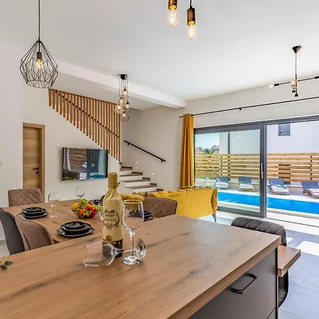 Rougemarin - Marin With Private Pool