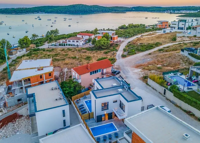 Rougemarin - Marin With Private Pool מדולין