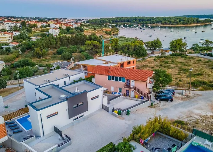 Rougemarin - Marin With Private Pool וילה