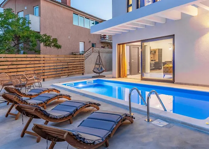 Villa Rougemarin - Marin With Private Pool