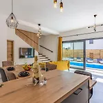 Rougemarin - Marin With Private Pool