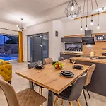 Rougemarin - Marin With Private Pool