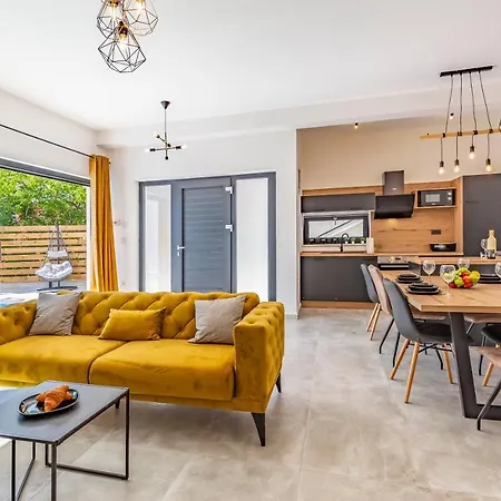 Rougemarin - Marin With Private Pool