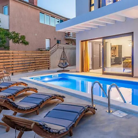 Villa Rougemarin - Marin With Private Pool