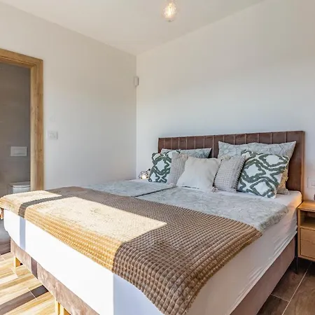 Rougemarin - Marin With Private Pool *