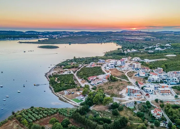 Rougemarin - Marin With Private Pool 빌라 *