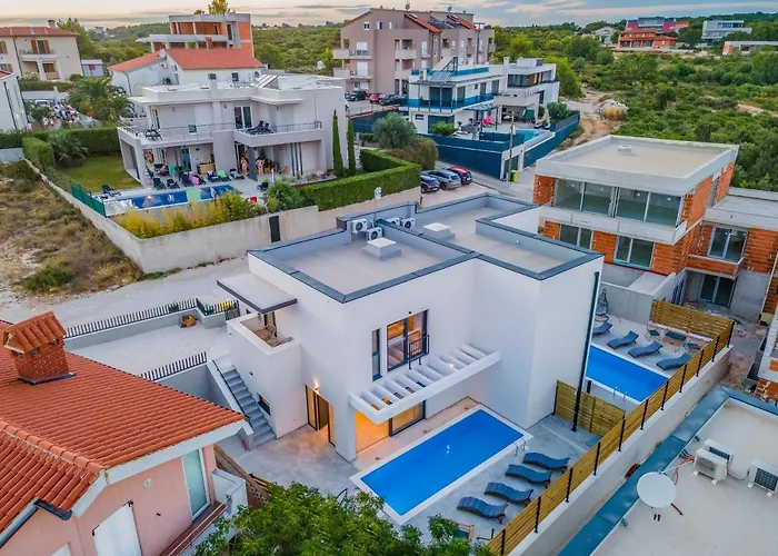 Rougemarin - Marin With Private Pool 빌라 *