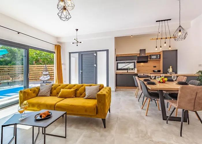 Rougemarin - Marin With Private Pool