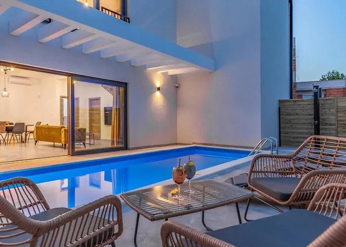 Rougemarin - Marin With Private Pool