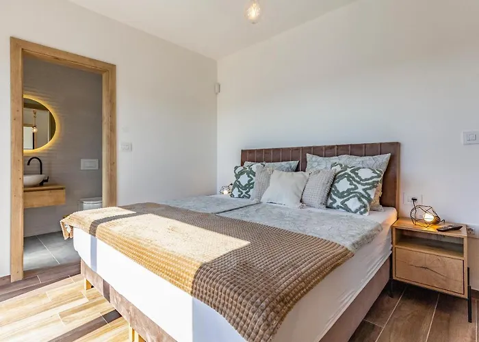 Rougemarin - Marin With Private Pool *