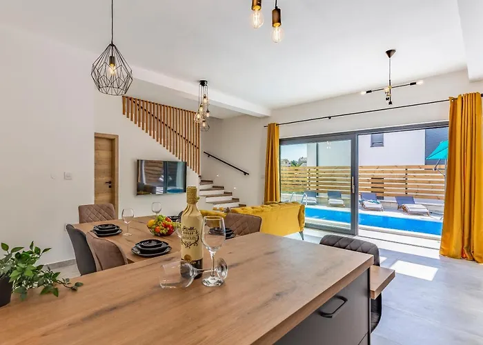 Rougemarin - Marin With Private Pool